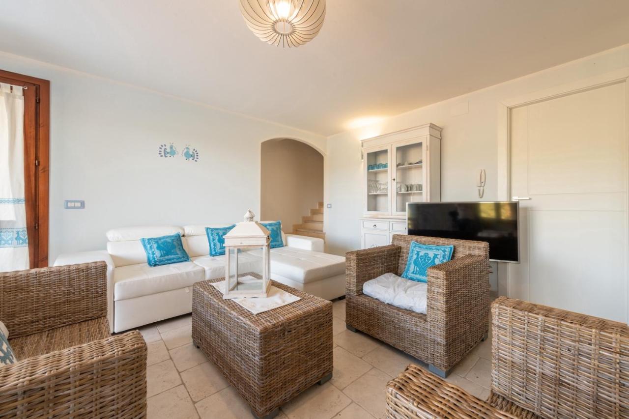Villa Acquamarina Semi Detached Villa With Private Pool And Wifi Torre delle Stelle Luaran gambar